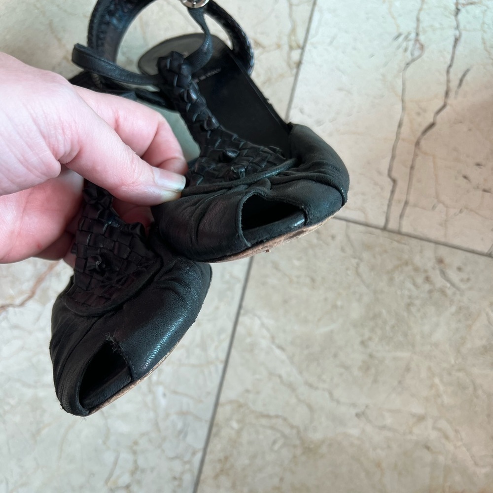 Fendi Black Leather Sandal - Picture 6 of 16